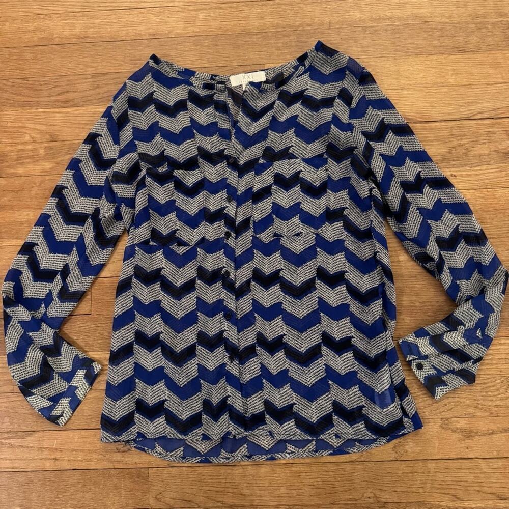 Forever 21 XXI Essentials sheer long sleeve button front blouse shirt sz SP
b1
